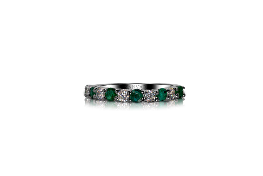 Moissanite/Zircons and Natural Emerald Ring in Sterling Silver 925 - The Perfect Combination of Brilliance and Beauty