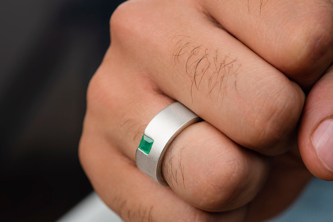 MAJESTIC GREEN KNIGHT EMERALD STONE