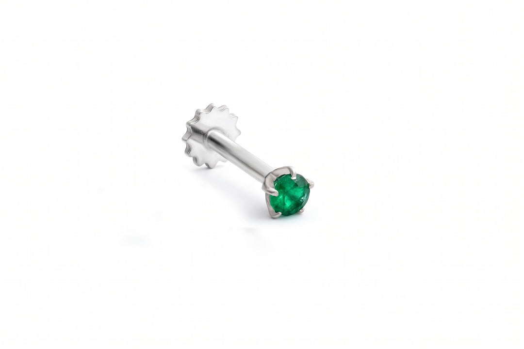 Metal silver nosepin of emerald
